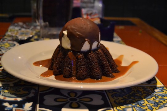 chilis molten chocolate cake