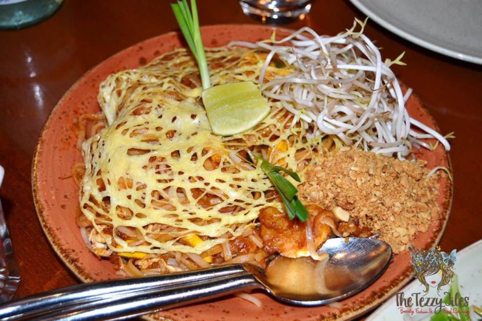 mango tree thai restaurant dubai review pad thai noodles talay