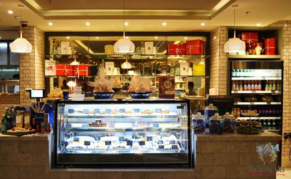 carluccios the walk dubai cafe