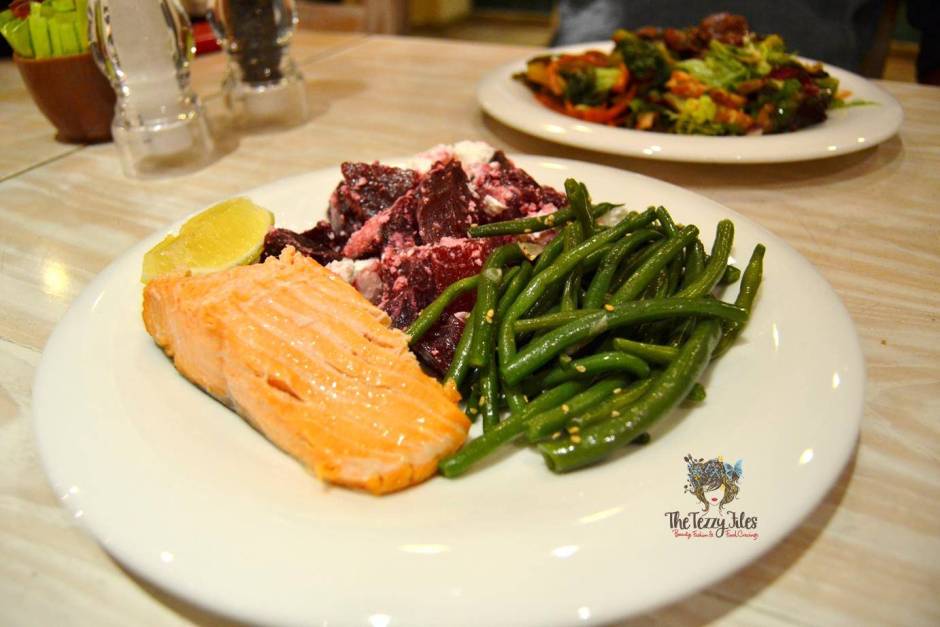 sophies the palm jumeirah dubai review organic restaurant cafe (11)