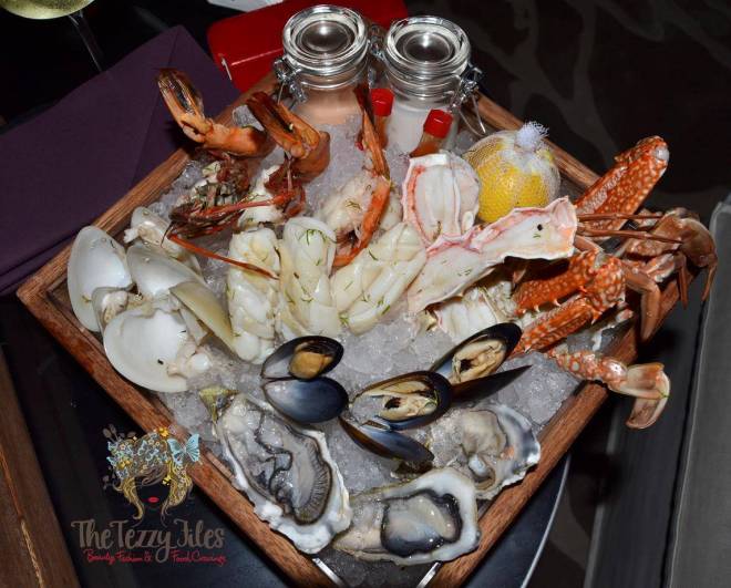 Stage 2 Vida Downtown Dubai Thursday Seafare night seafood box wine AED 150 review (1)