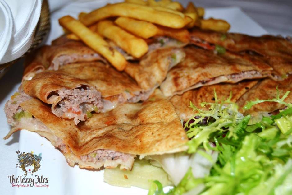 pharaoh's restaurant & cafe arabian courtyard dubai egyptian themed restaurant review dinner arabic food uae (5)