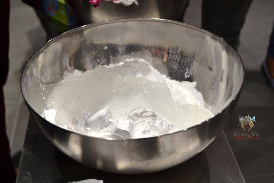 lush bath bomb recipe live demonstration dubai mercato mall opening step 2