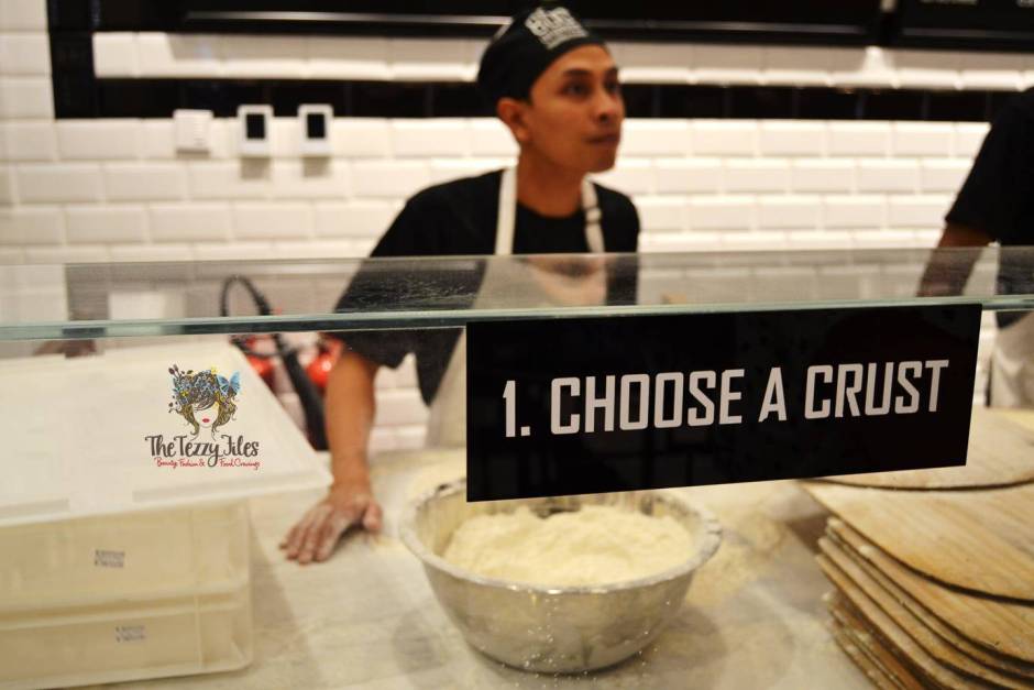 800 degrees neopolitan pizza mall of the emirates dubai food review personalized pizza gelato burrata italian uae (23)