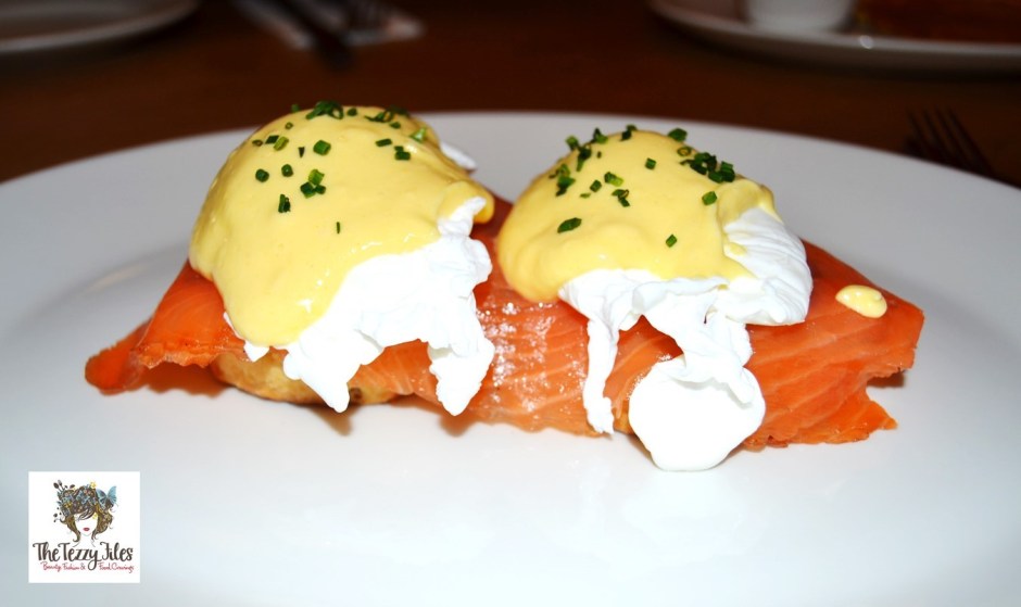 Clinton St Baking Company Dubai review chicken and waffles 15 hour smoked beef eggs benedict jalapeno sauce barbeque ribs burj khalifa views made with love and butter (17)