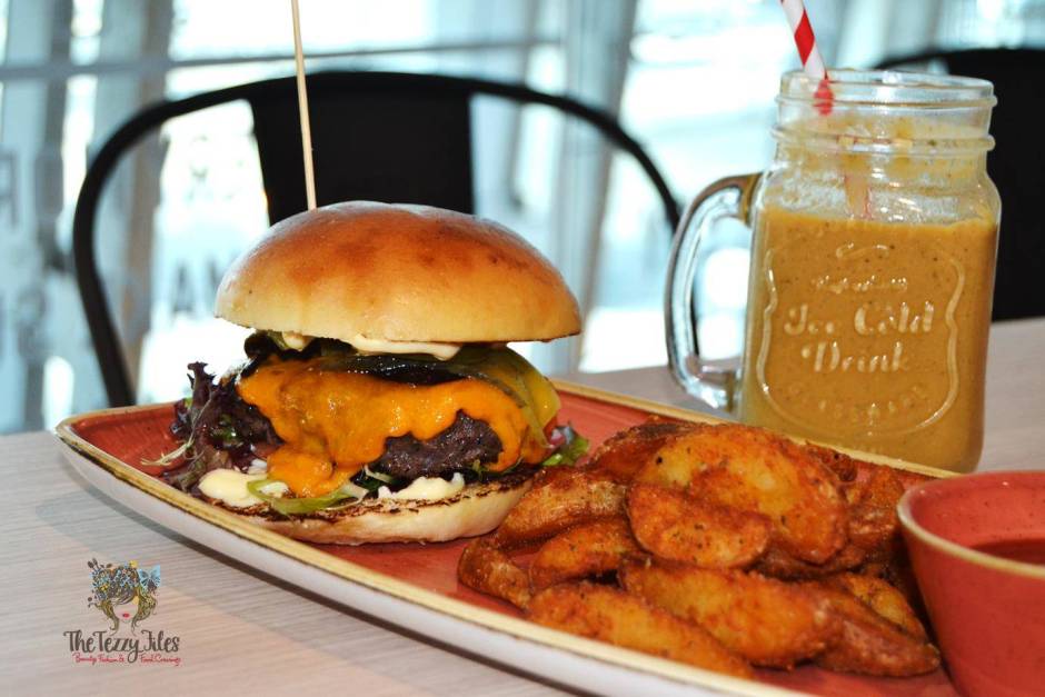 Crumble Cafe All Day Eatery review Dubai food blog blogger zomato (5)