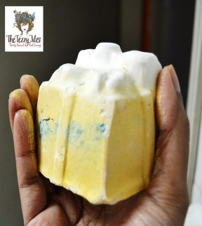 lush golden wonder bath bomb review1