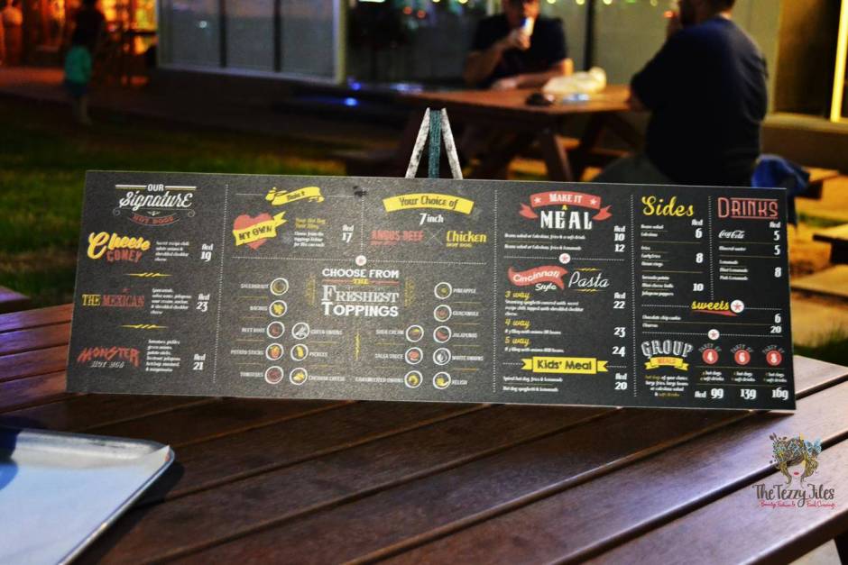 hot dog stand marina dubai review gourmet hotdog bean salad american curly fries churos jalapeno cheese balls (6)