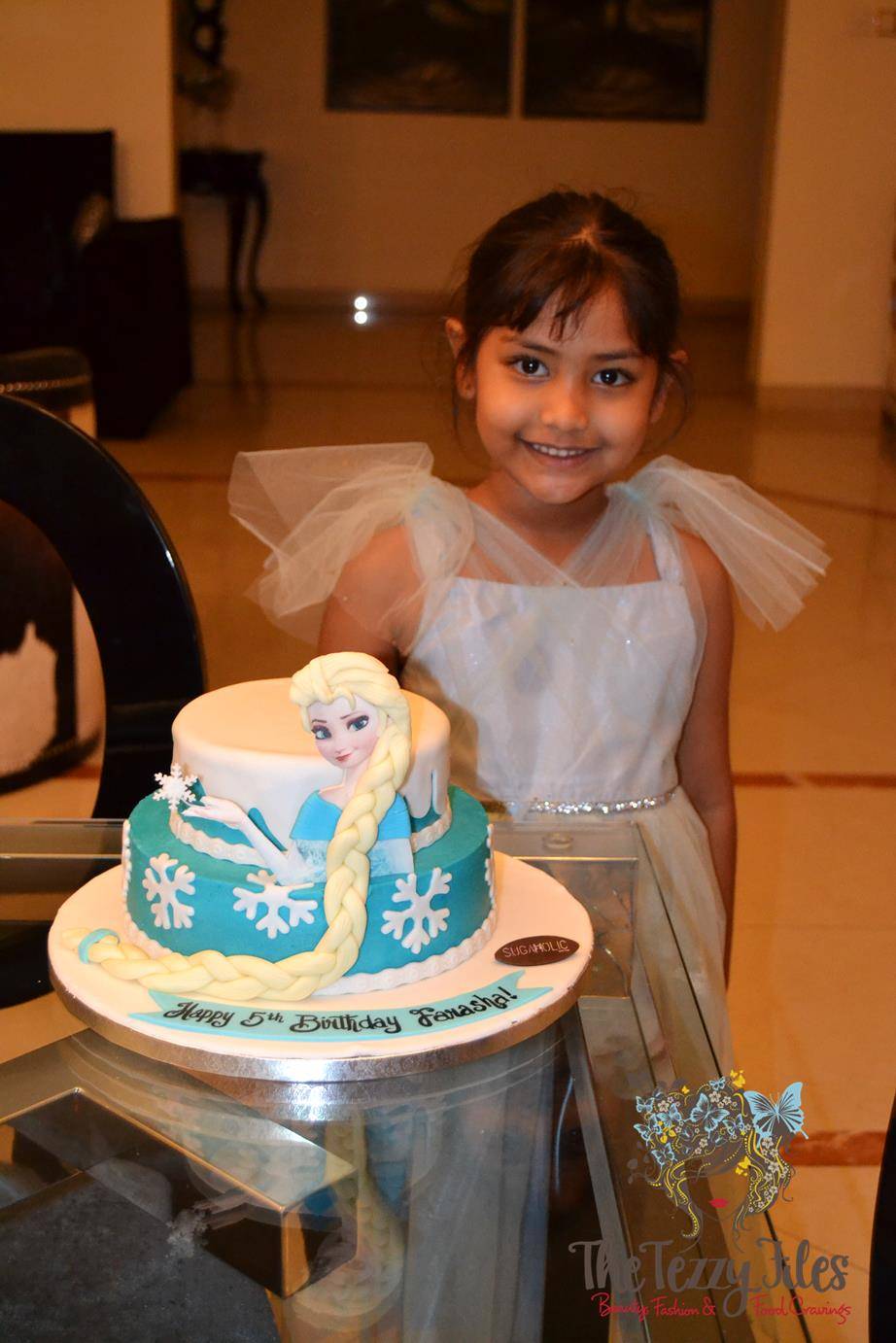 sugaholic birthday cake review belgian chocolate buttercream sponge frozen elsa cake (2)