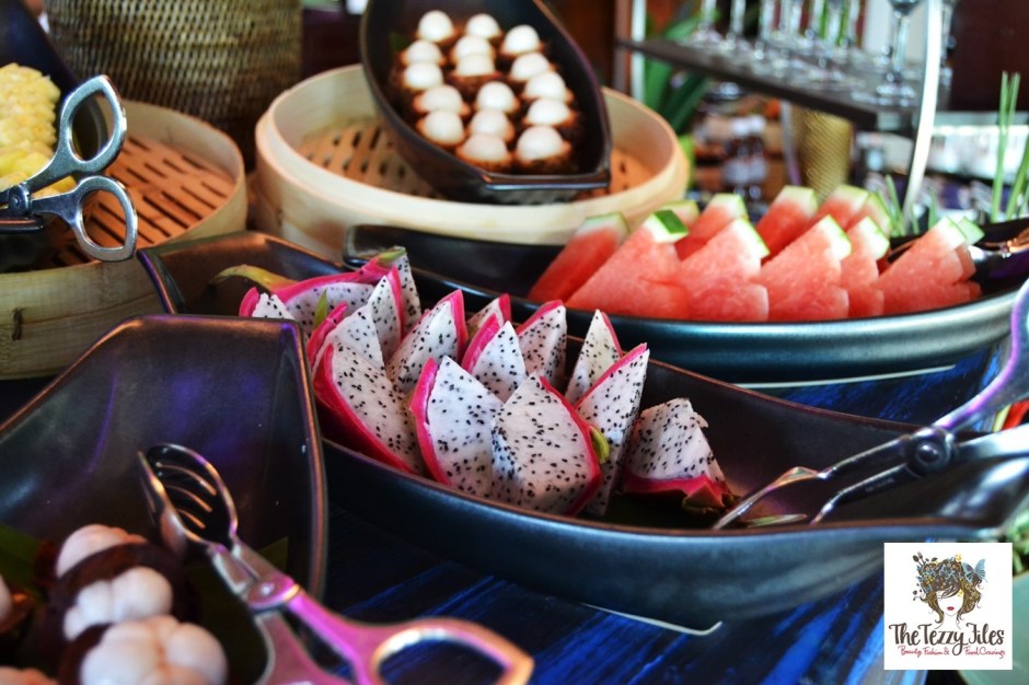 thai fruits dragon fruit thiptara.jpg