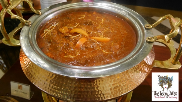 Chor Bazaar Somvaar Bazaar Movenpick Ibn Battuta Gate Review by The Tezzy Files Dubai Food and Lifestyle Blog UAE (13)