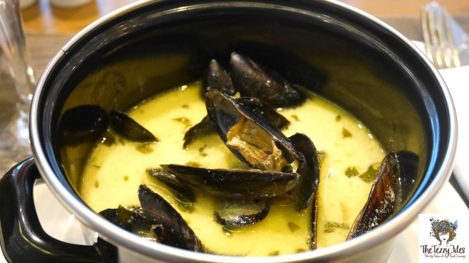 movenpick-the-art-of-brunch-review-by-the-tezzy-files-dubai-food-blog-uae-top-blogger-buffet-alcohol-sushi-indian-mussels-mojito-dessert-11