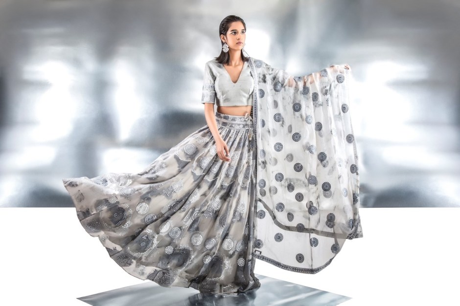 Surendri by Yogesh Chaudhary at Numaish Festive Fair Dubai review by The Tezzy Files Dubai Fashion Blog interview Indian fashion Designer Lakme Fashion Week (1)