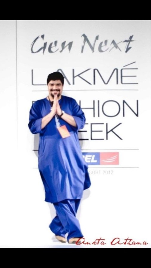 Surendri by Yogesh Chaudhary at Numaish Festive Fair Dubai review by The Tezzy Files Dubai Fashion Blog interview Indian fashion Designer Lakme Fashion Week (2)