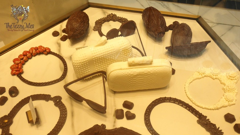 boutique-le-chocolat-citywalk-dubai-review-by-the-tezzy-files-dubai-food-blog-uae-lifestyle-blogger-chocolate-chocaholic-chocolate-sculptures-artisan-2
