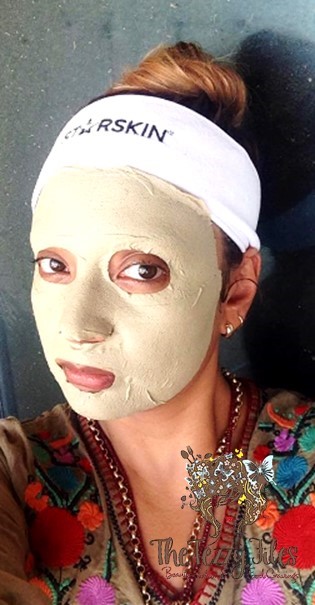starskin-silkmud-green-tea-clay-sheet-mask-review-by-the-tezzy-files-dubai-beauty-blogger-skincare-mud-mask-mask-selfie