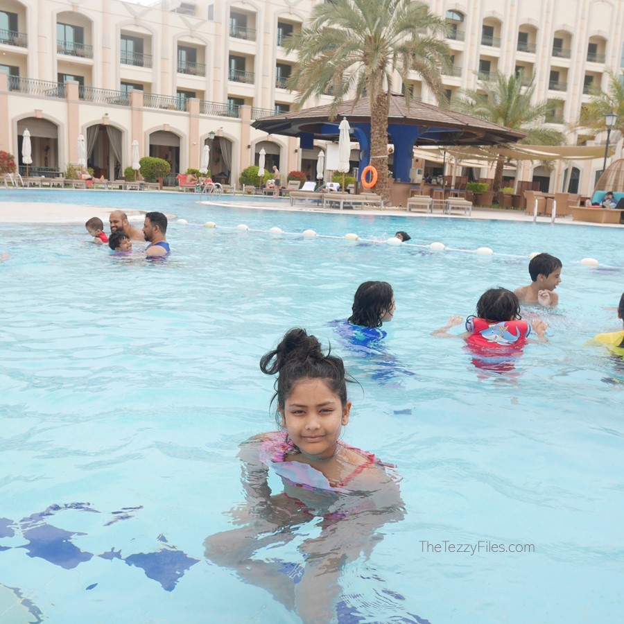 Al Ain Rotana Review Min Zaman Zest Travel Staycation Holiday Trip Advisor UAE Blogger Food Pool (34)